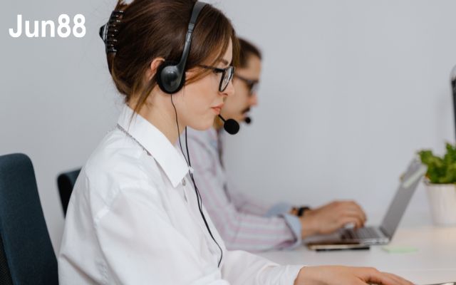 Liên hệ Hotline để nhận hỗ trợ